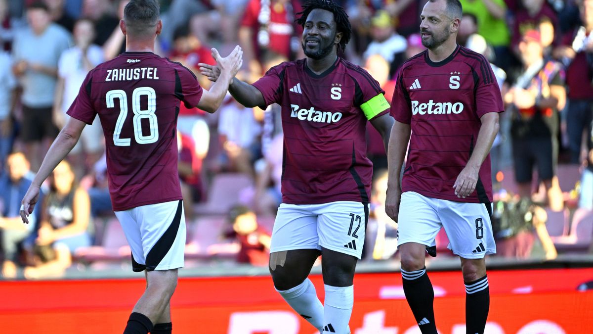 Byli šťastní, že si mohli dát poslední gól ve sparťanském dresu. Bony s Lafatou se na Tečce loučili plní emocí